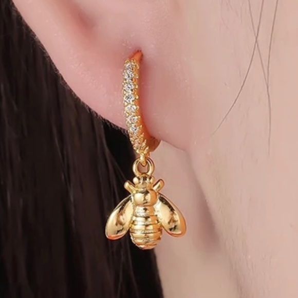 today deal Bee Earrings - Gift- Jewelry Gold Minimalist Earrings - Fashion - Picture 5 of 9